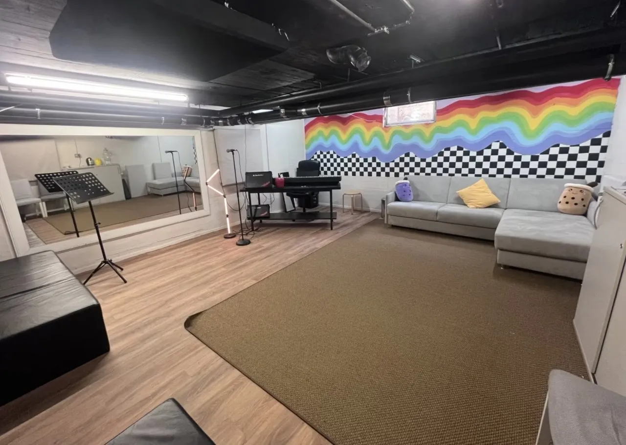 Musikstudio/ Proberaum stundenweise zu vermieten – Berlin Charlottenburg Nähe Ri